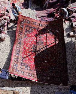 بررسی سلامت فرش در قالی شویی ولیعصر